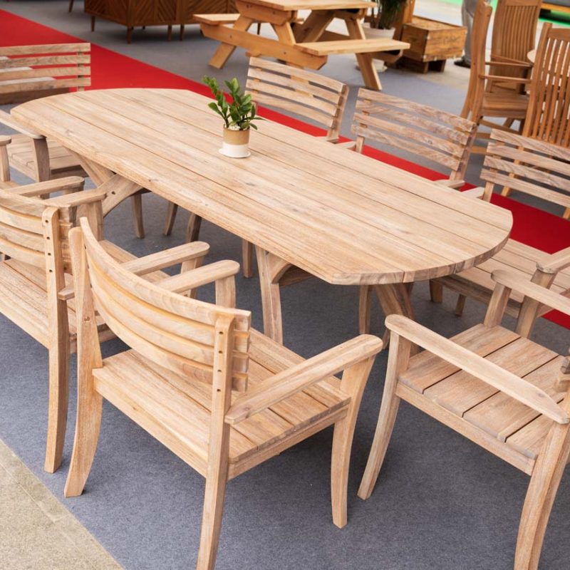 Bàn ăn hình oval 8 chổ ngồi